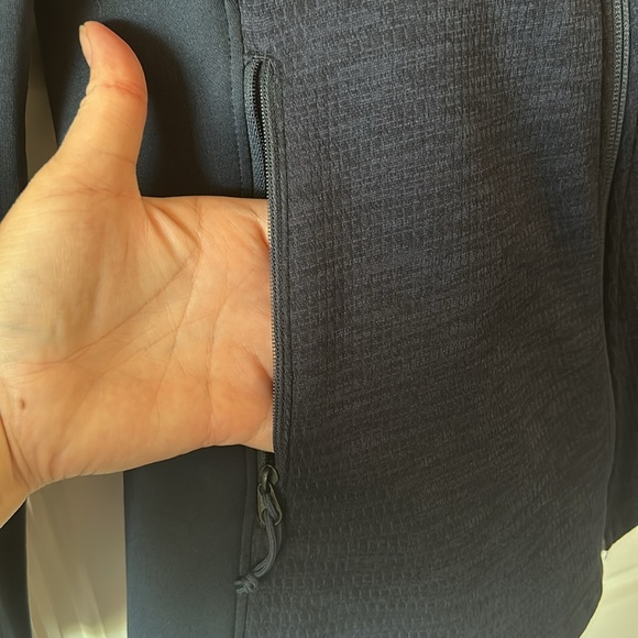 NorthFace zipped up vest - Picture 3 of 9